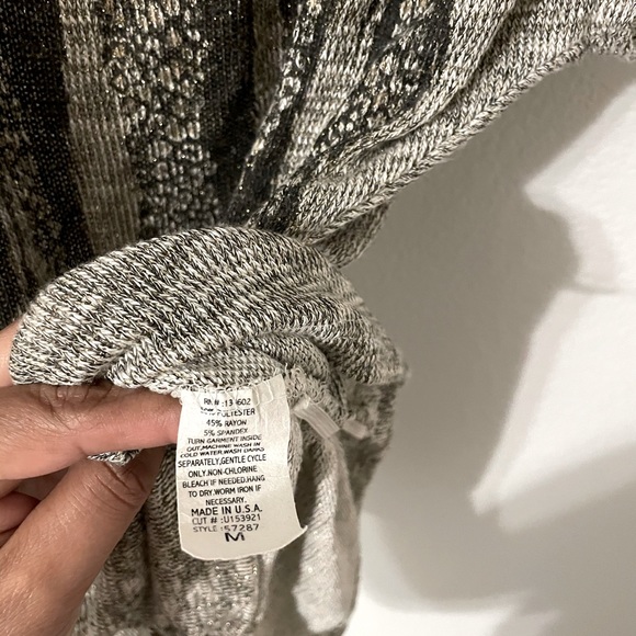 One of a Kind Black&White Leopard/Zebra print - Picture 5 of 10